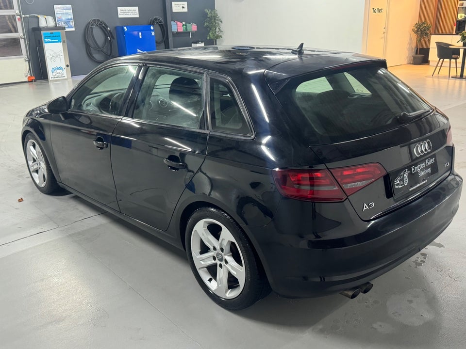 Audi A3 2,0 TDi 150 Attraction Sportback 5d