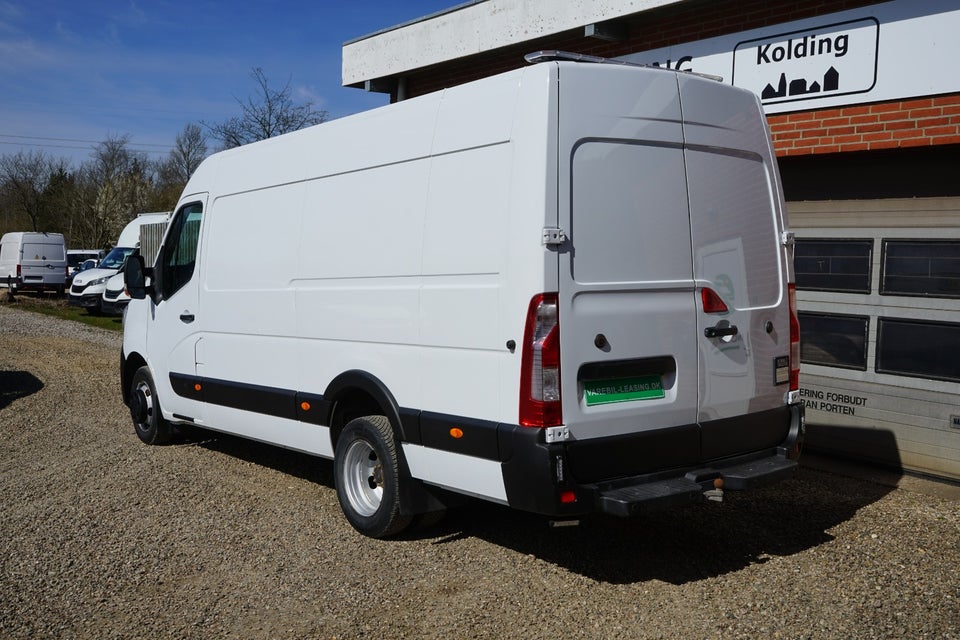 Renault Master IV T35 2,3 dCi 165 L3H2 Kassevogn RWD