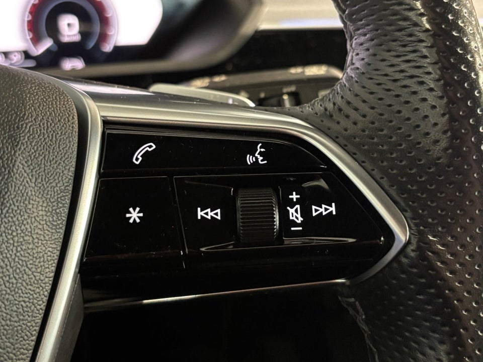 Audi e-tron 55 S-line quattro 5d