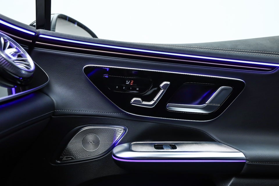 Mercedes EQE300 Electric Art 4d