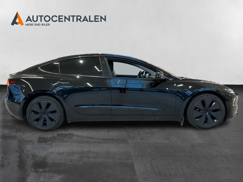 Tesla Model 3 Long Range AWD 4d