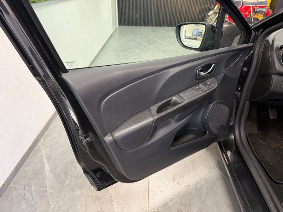 Renault Clio IV 1,5 dCi 75 Authentique 5d