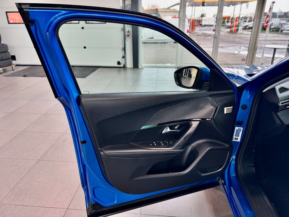 Peugeot 2008 1,2 PureTech 130 Selection Tech EAT8 5d