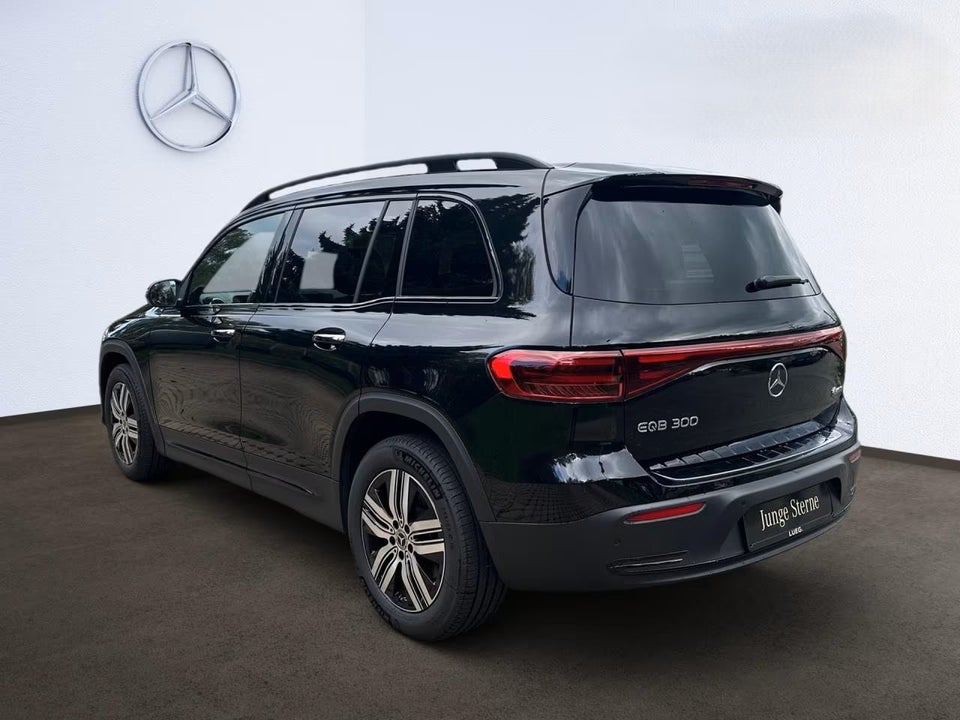 Mercedes EQB300 Progressive Advance Plus 4Matic 5d