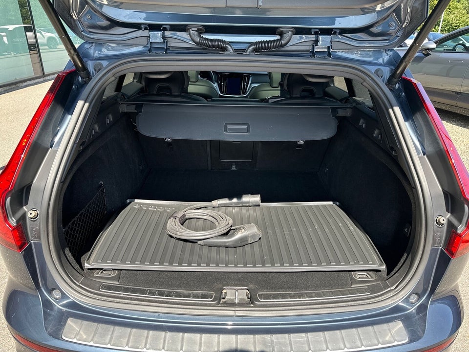 Volvo V60 2,0 T6 ReCharge Ultimate Dark aut. AWD 5d