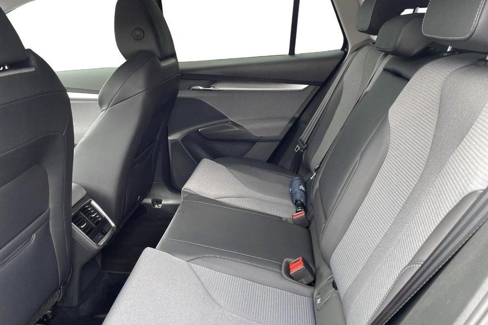 Skoda Enyaq 60 iV Loft 5d