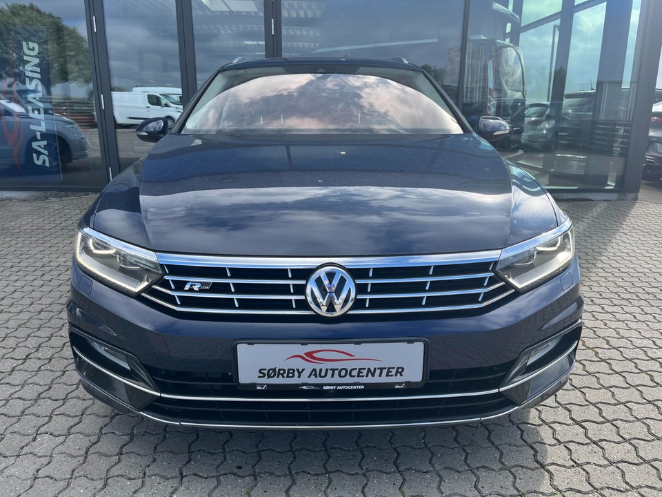 VW Passat 2,0 TDi 240 R-line Variant DSG 4Motion 5d