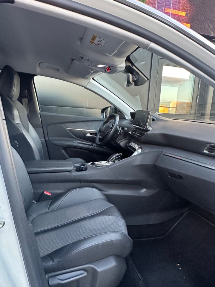 Peugeot 3008 1,6 Hybrid First Selection EAT8 5d