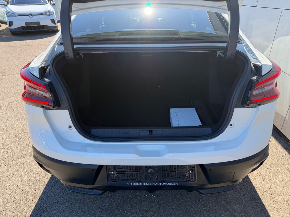 Citroën ë-C4 X 50 Shine 4d