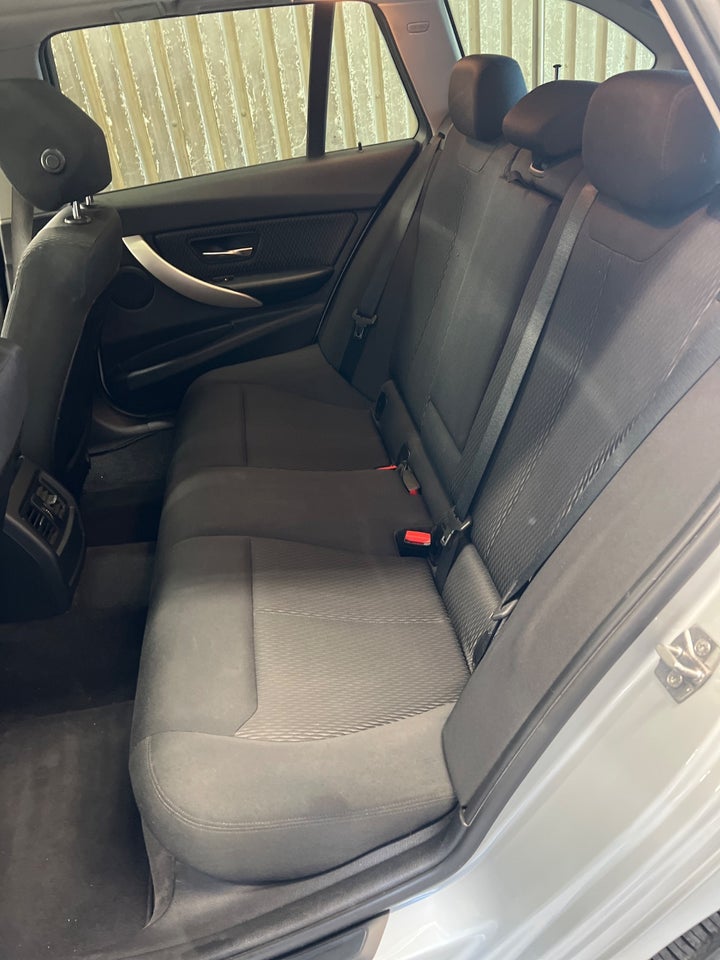 BMW 320d 2,0 Touring aut. 5d