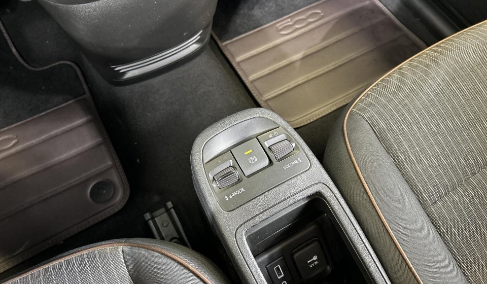 Fiat 500e 42 Icon 3d