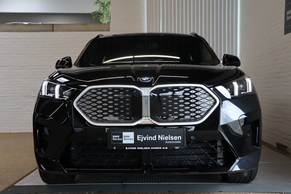 BMW iX2 eDrive20 Fully Charged M-Sport 5d