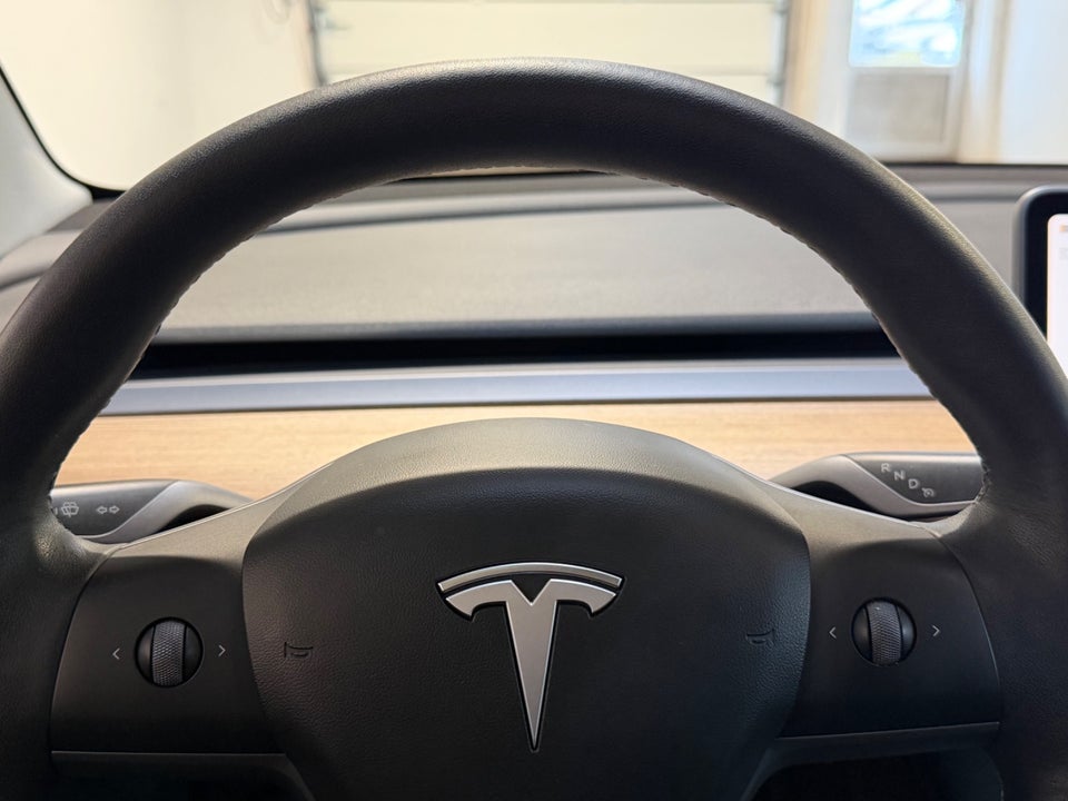 Tesla Model 3 Long Range AWD 4d