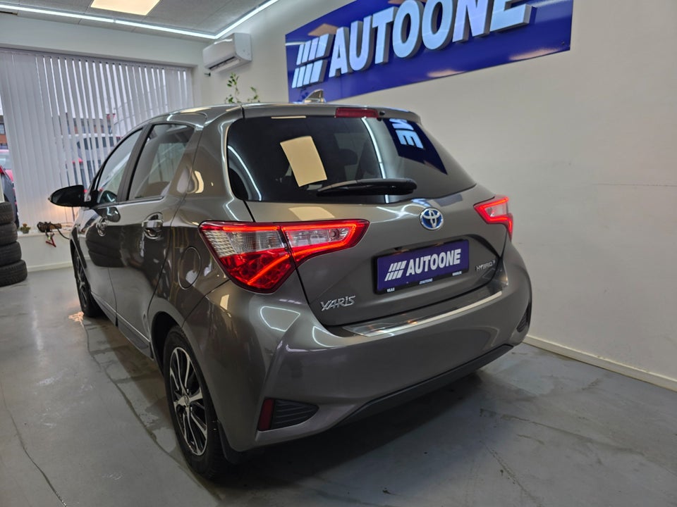 Toyota Yaris 1,5 Hybrid H3 Limited e-CVT 5d