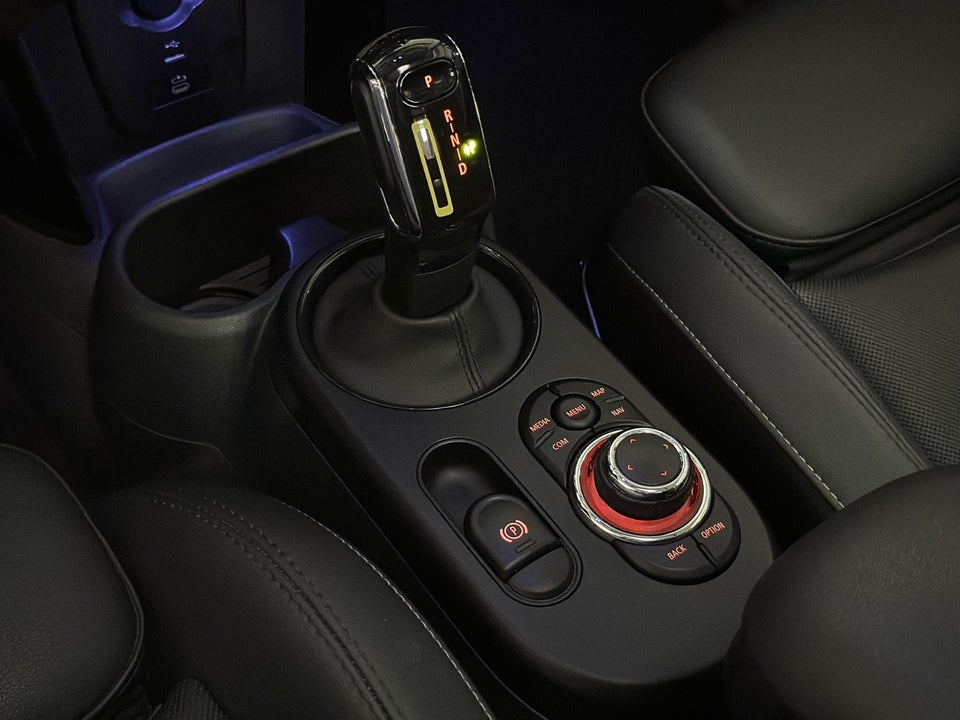 MINI Cooper SE Camden Edition 3d