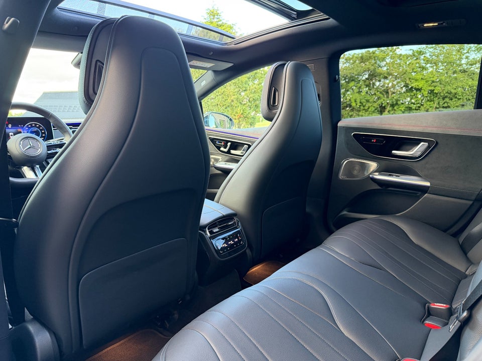 Mercedes EQE350 AMG Line Premium Plus 4d