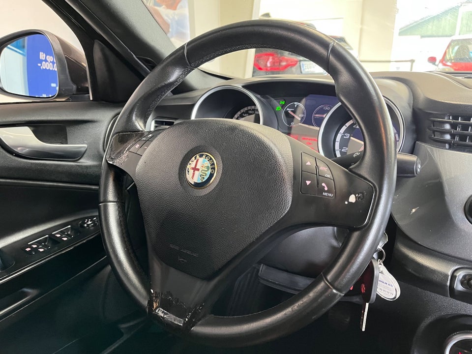 Alfa Romeo Giulietta 1,4 Turbo 120 Distinctive 5d