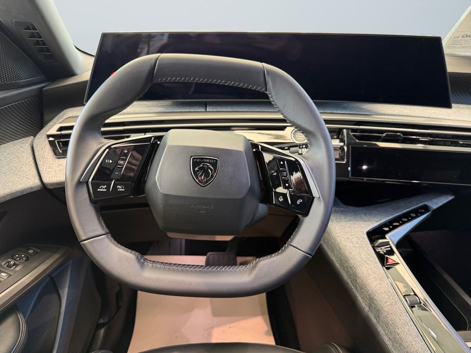 Peugeot e-5008 77 Allure 7prs 5d