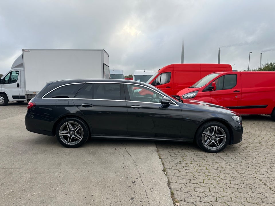 Mercedes E300 e 2,0 AMG Line stc. aut. 5d