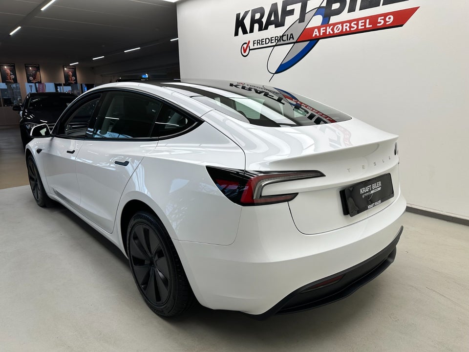 Tesla Model 3 RWD 4d