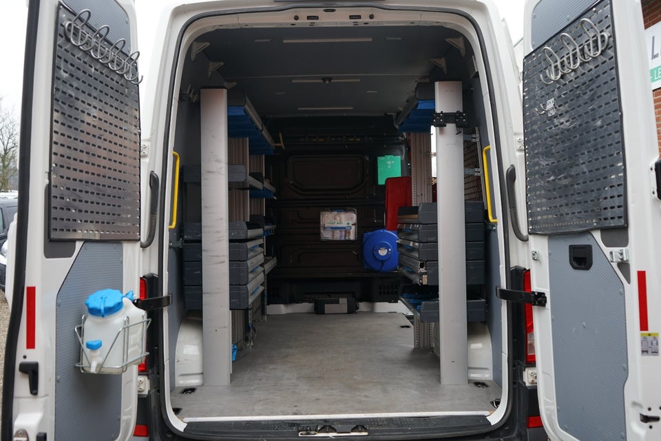 VW Crafter 35 2,0 TDi 177 Kassevogn L3H2