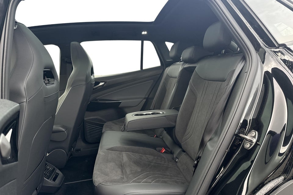 VW ID.4 77 Pro Performance 75 Years Edition 5d