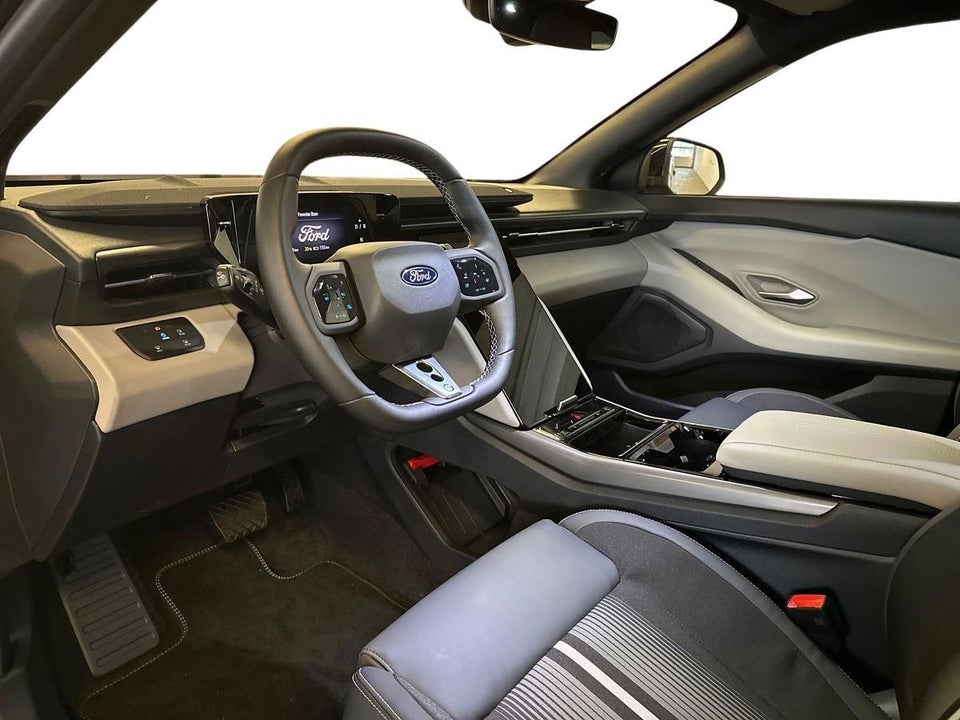 Ford Capri 82 Select Extended Range 5d