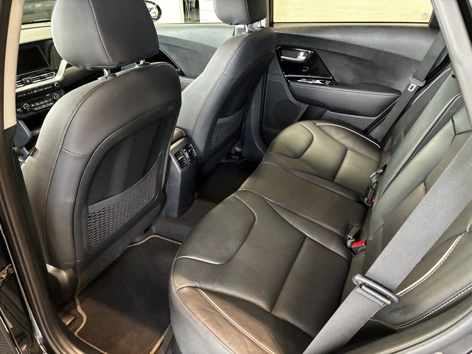 Kia Niro 64 EV Premium 5d