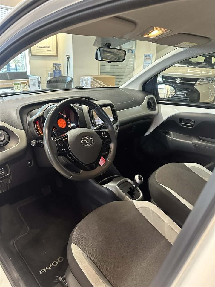 Toyota Aygo 1,0 VVT-i x-press x-shift 5d