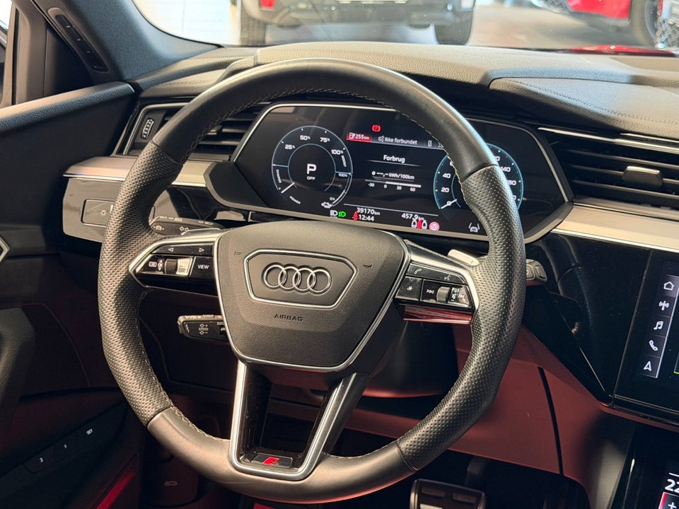 Audi Q8 e-tron 55 S-line quattro 5d
