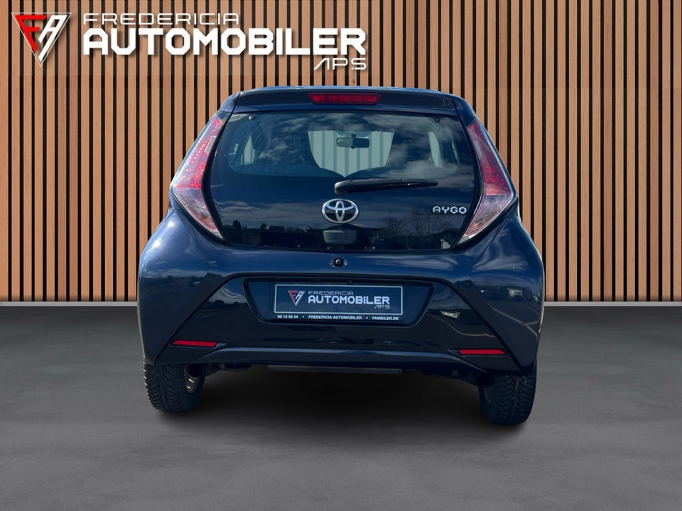 Toyota Aygo 1,0 VVT-i x-wave Sky 5d