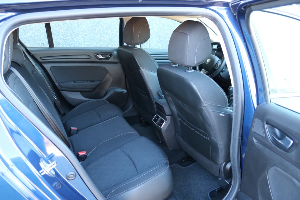 Renault Megane IV 1,3 TCe 140 Limited Sport Tourer 5d