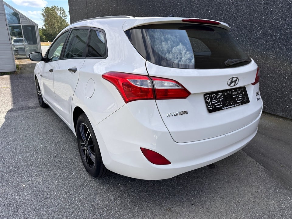 Hyundai i30 1,6 CRDi 110 Comfort Go! CW 5d