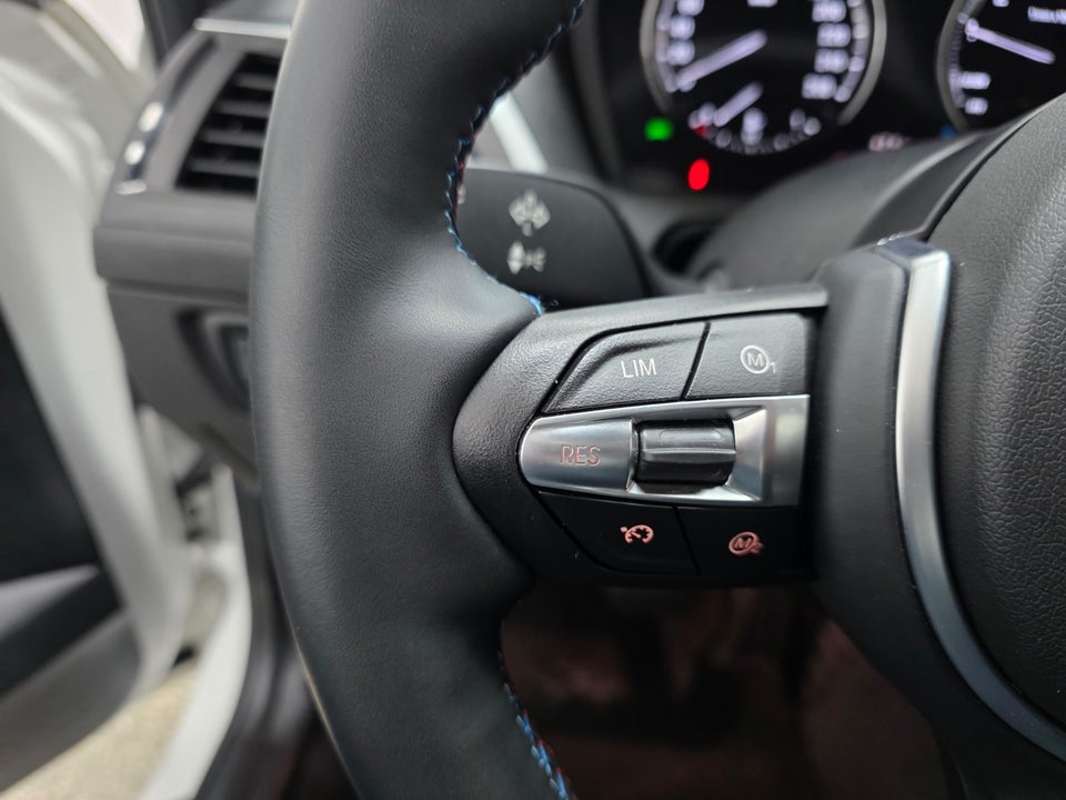 BMW 118i 1,5 Advantage aut. 5d