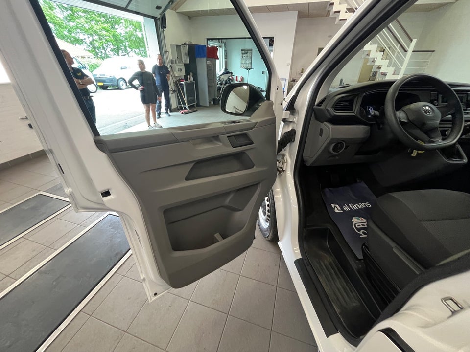 VW Transporter 2,0 TDi 150 Kassevogn lang