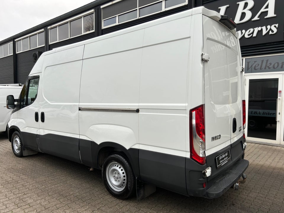 Iveco Daily 2,3 35S16 12m³ Van AG8