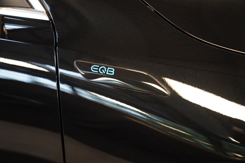 Mercedes EQB300 Progressive 4Matic 5d