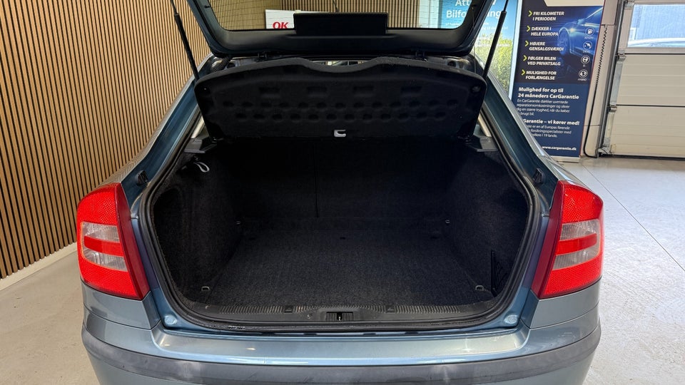 Skoda Octavia 1,6 FSi Ambiente 5d