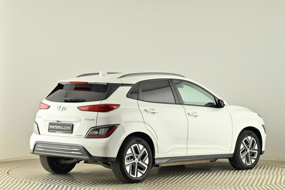 Hyundai Kona 64 EV Essential 5d