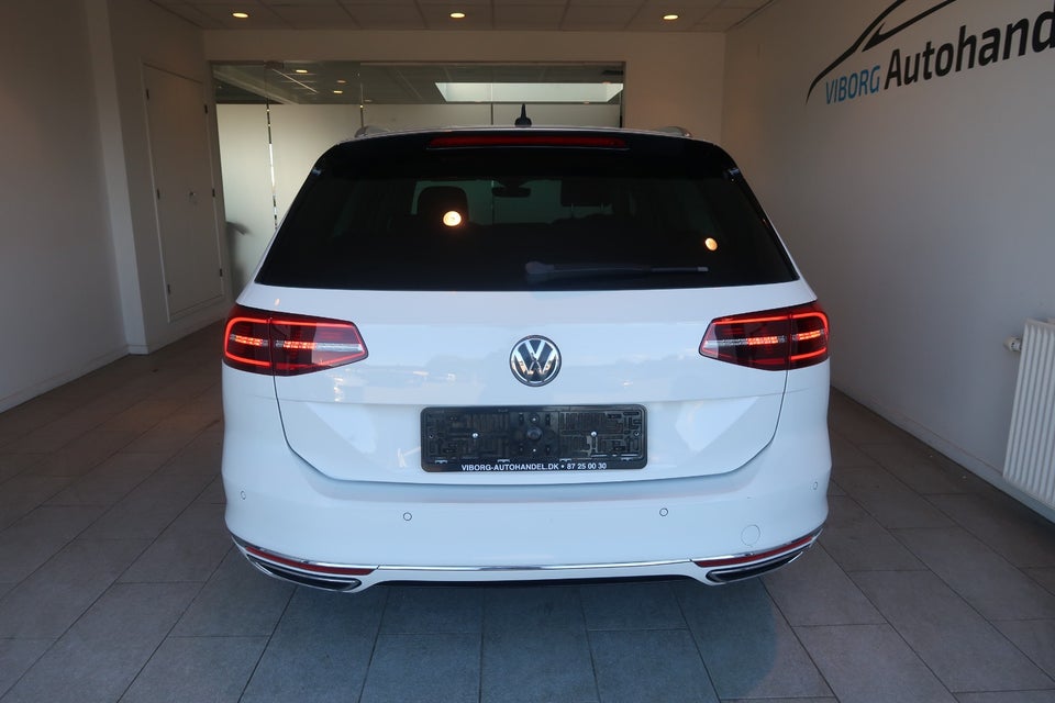 VW Passat 2,0 TDi 240 R-line Variant DSG 4Motion 5d