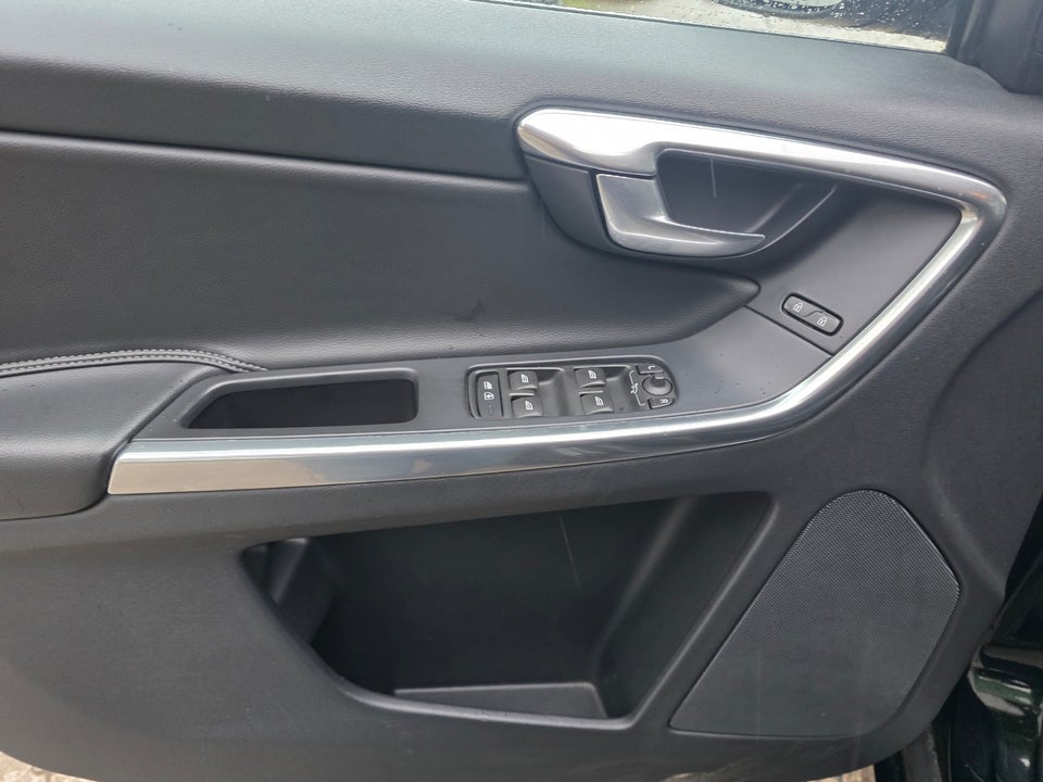 Volvo XC60 2,0 D3 150 Momentum aut. 5d