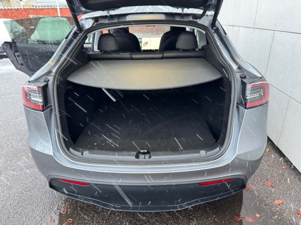 Tesla Model Y Long Range AWD 5d