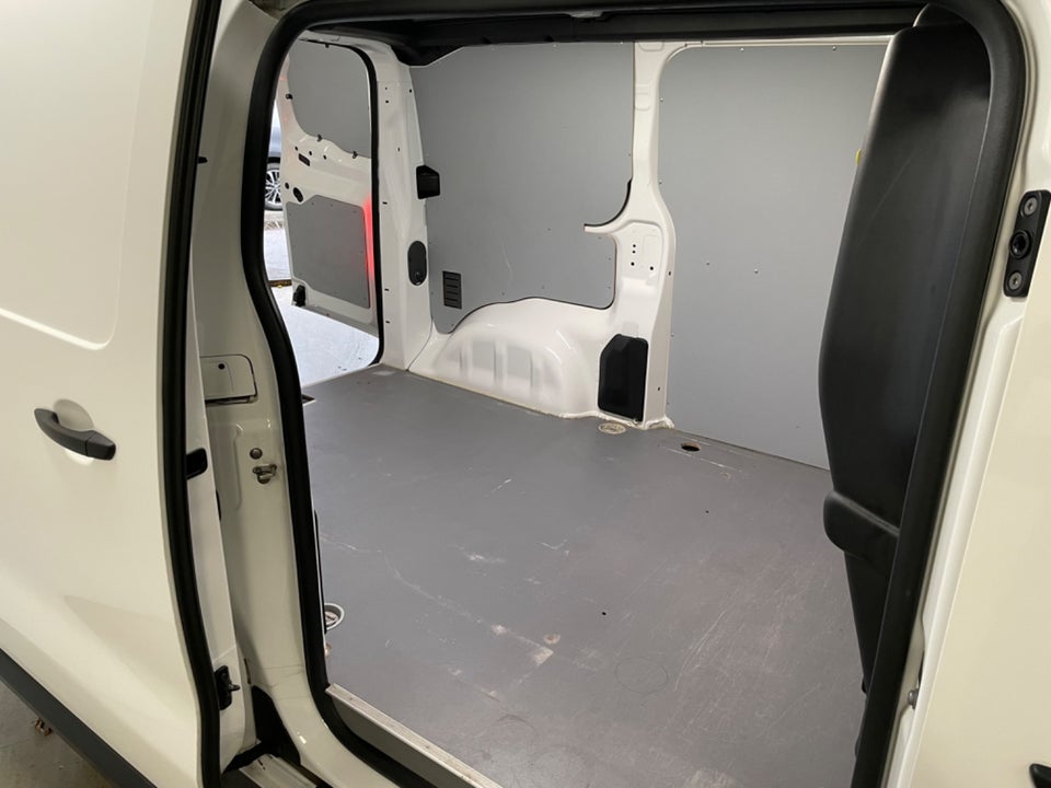 Toyota ProAce 2,0 D 122 Medium Comfort Master aut. 5d