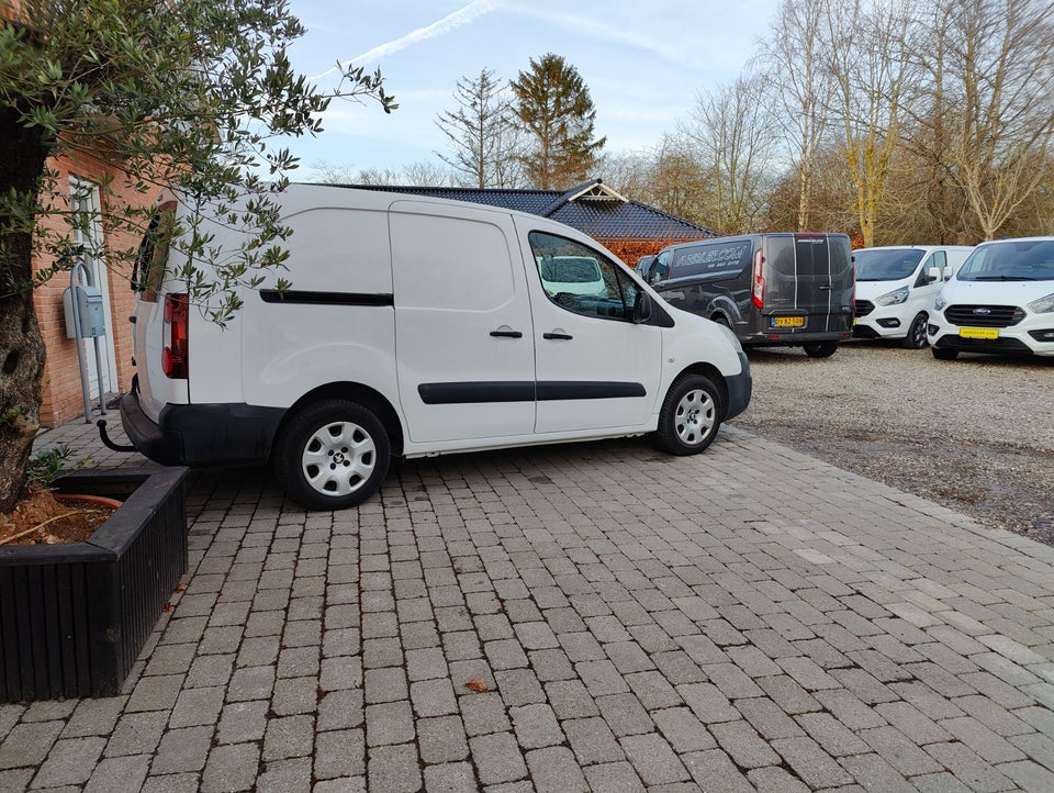 Peugeot Partner 1,6 BlueHDi 100 L2 Flex Van 5d