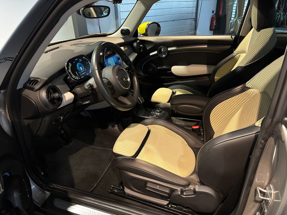 MINI Cooper SE Classic Trim 3d