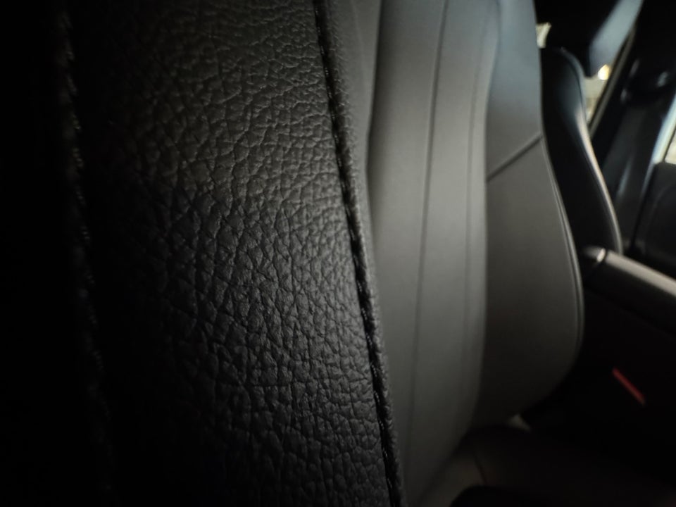 Mercedes EQA300 Progressive 4Matic 5d