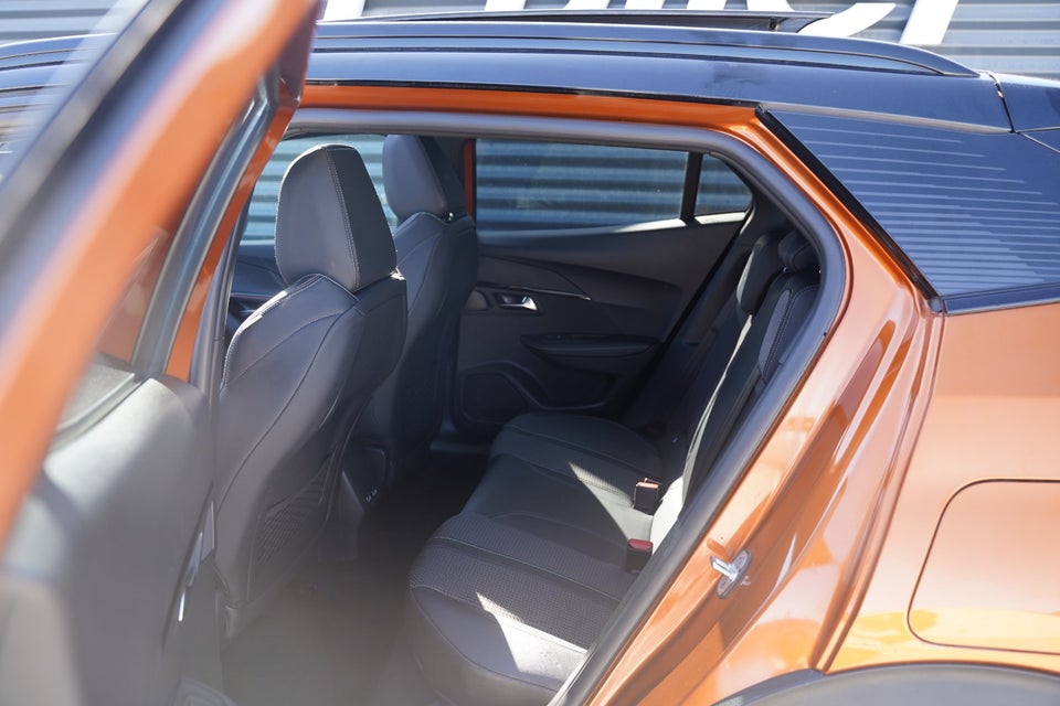 Peugeot e-2008 50 GT Sky 5d