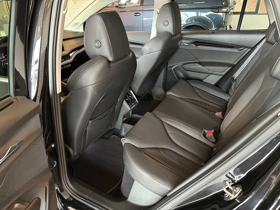 Skoda Enyaq 80 iV Suite 5d