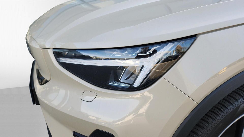 Volvo EC40 Standard Range Core 5d