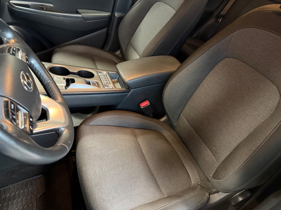 Hyundai Kona 64 EV Essential 5d